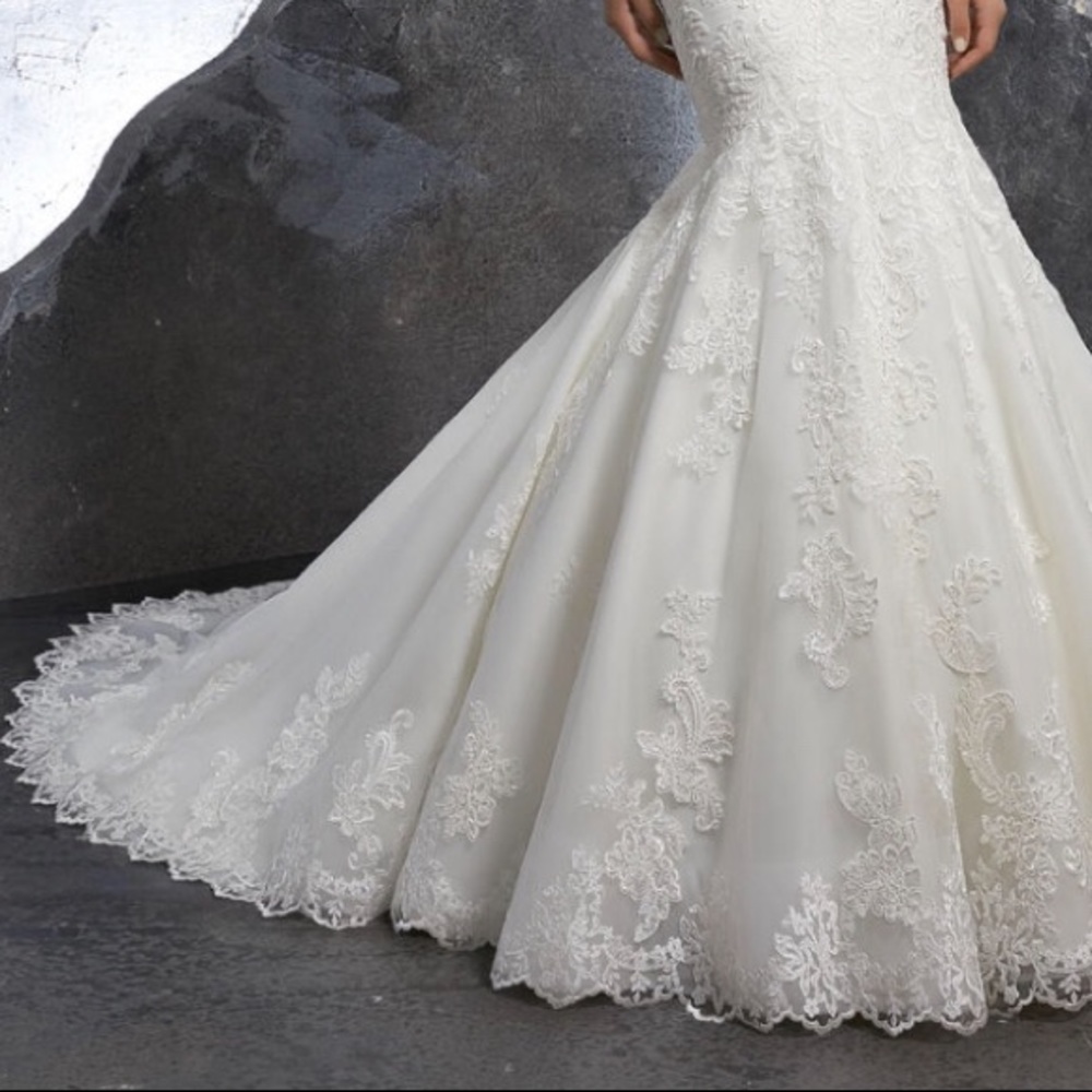 Wedding dress - Picture 7 of 8